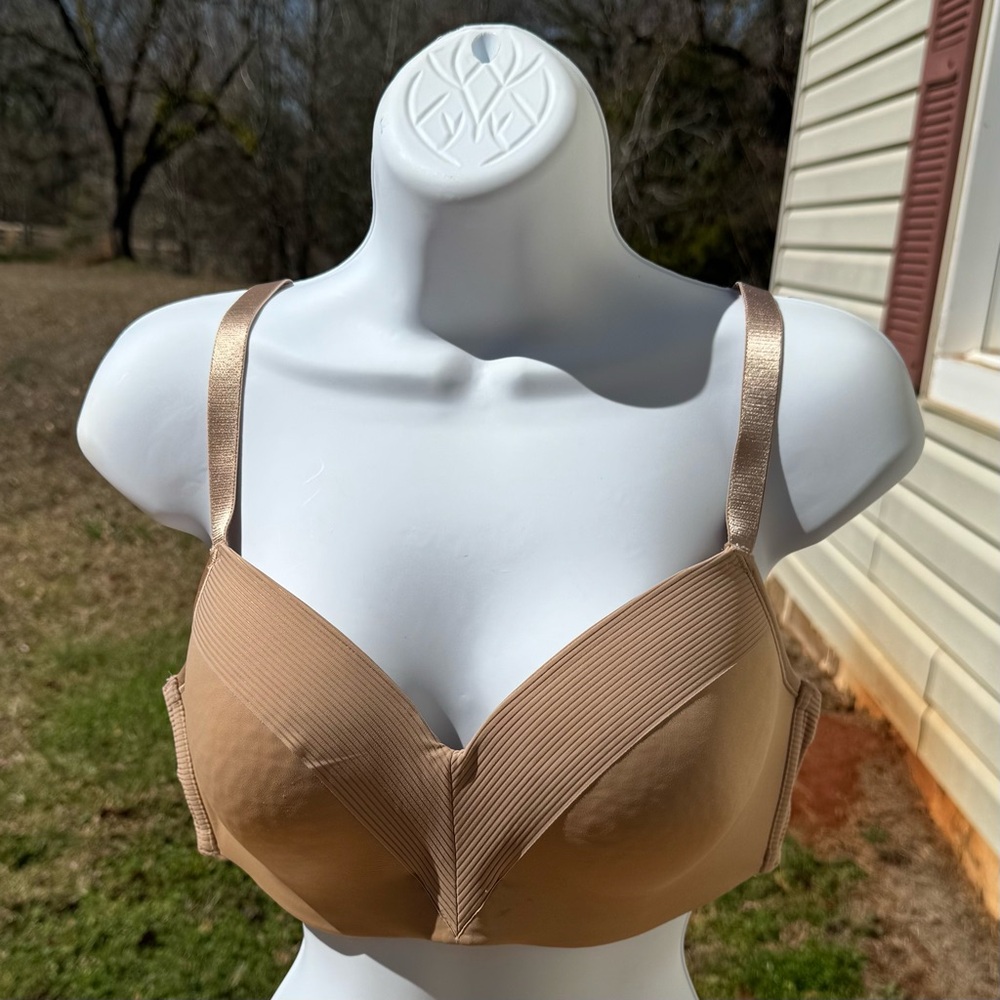 Soma Nude Seamless Bra Size 38C